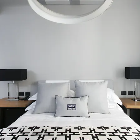 לינה וארוחת בוקר Parioli Place 4*